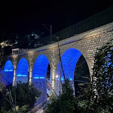 Noćas je most Brca u plavoj boji